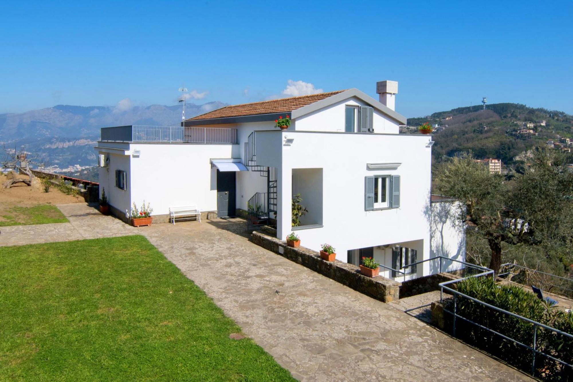 Villa Dei Golfi SantʼAgata sui Due Golfi Exterior foto